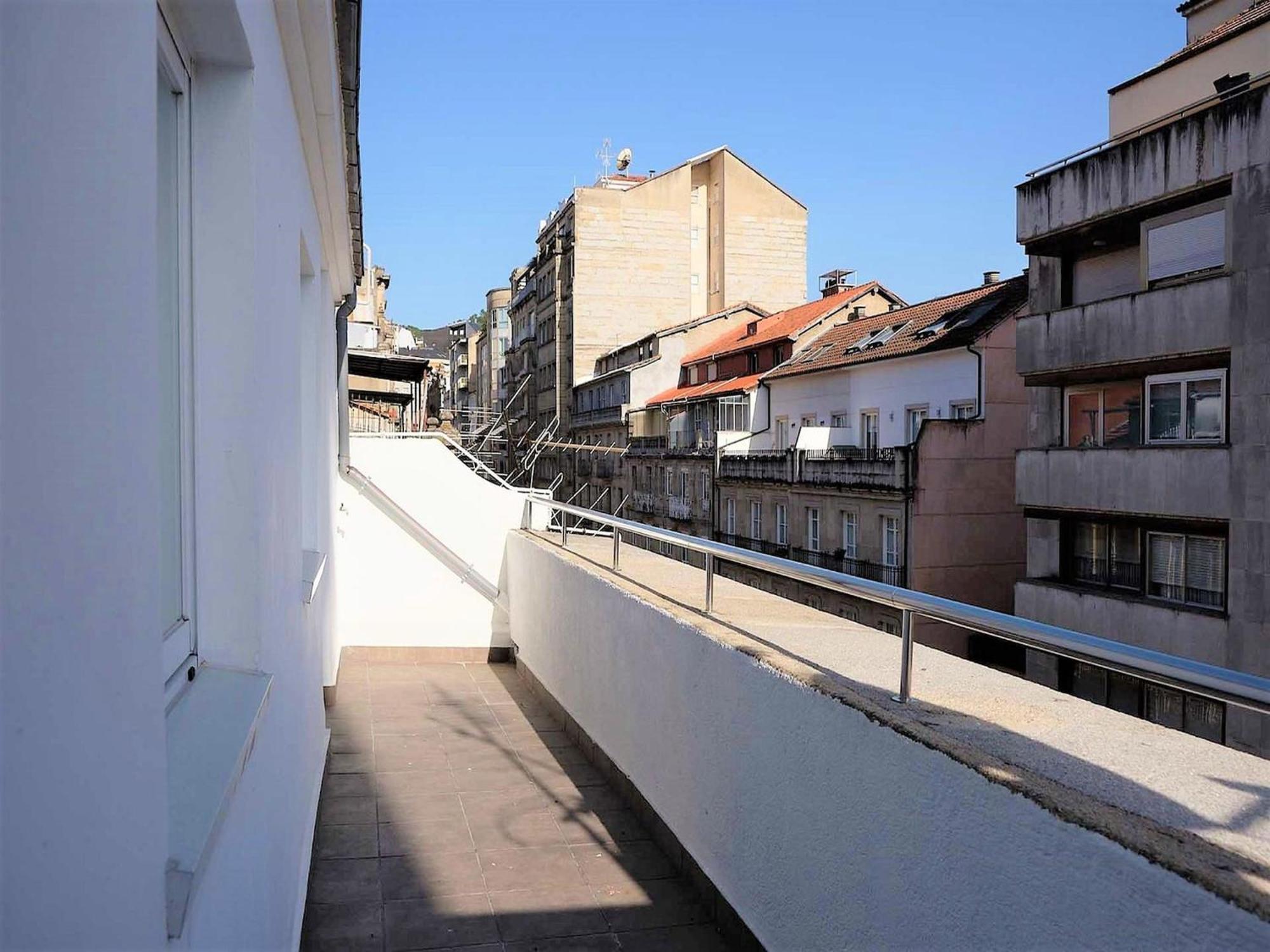 Charming Apartment In Ourense Overlooking The City Exterior foto